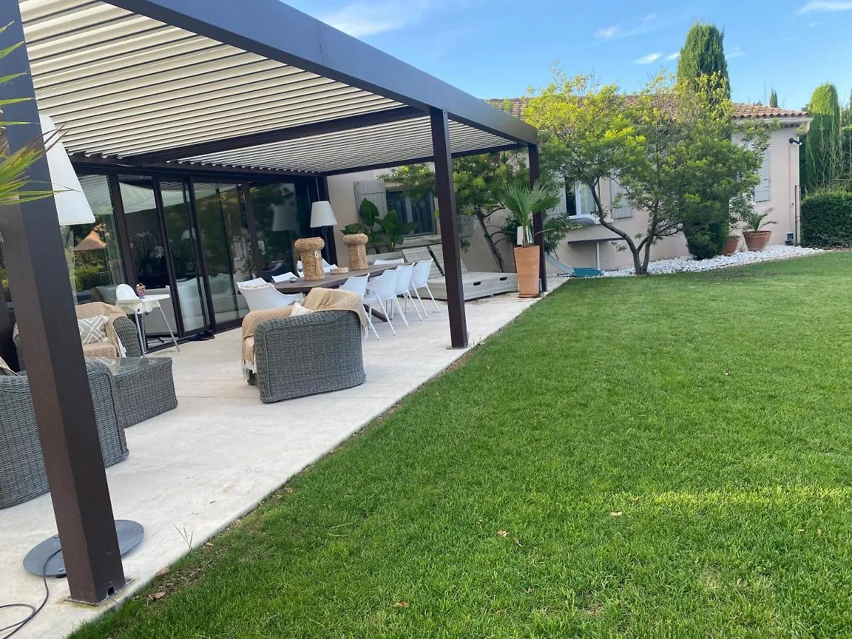 Villa D Agathe En Provence グラヴェソン